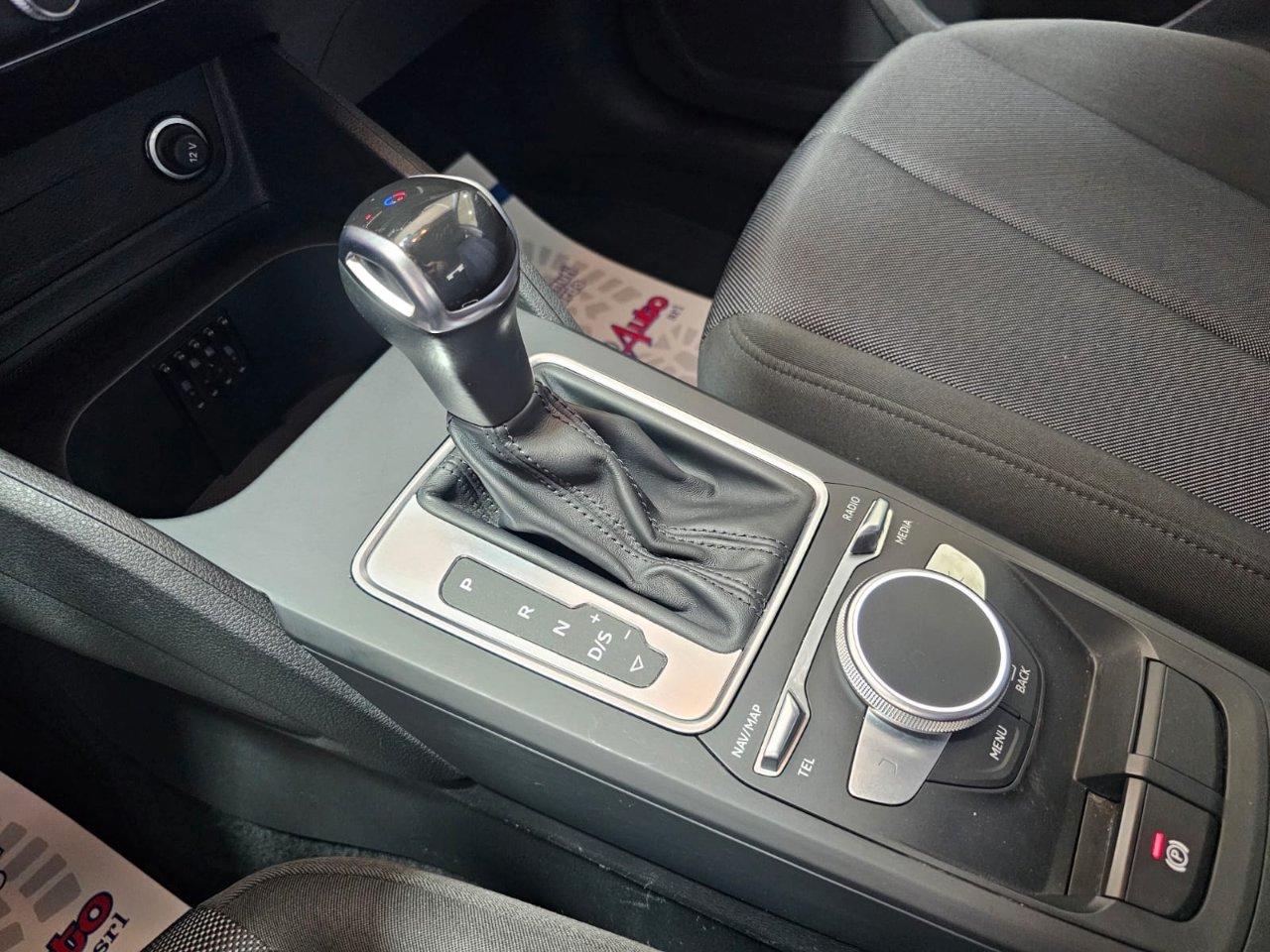 Audi Q2 30 2.0 tdi Business s-tronic