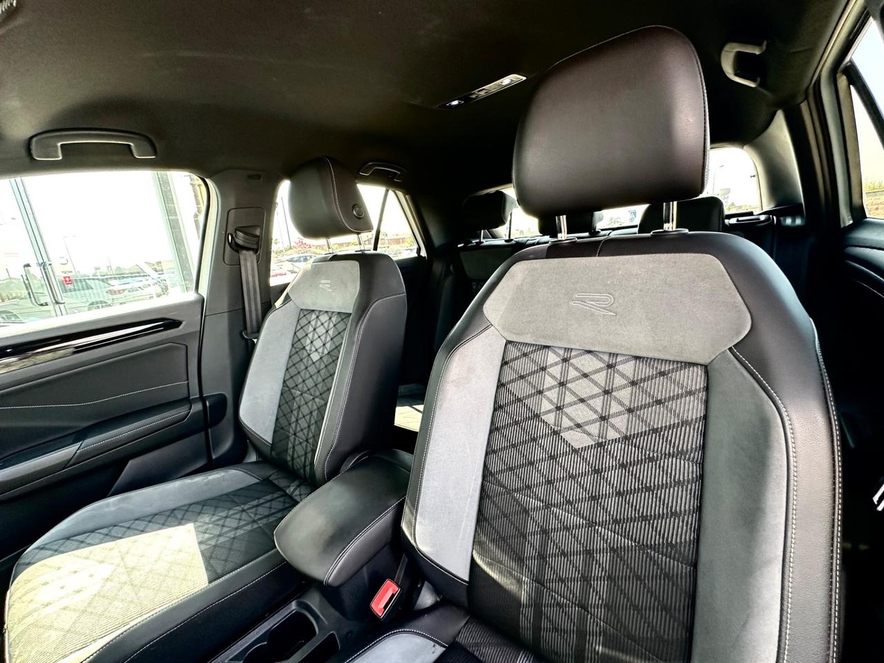 Volkswagen T-Roc 2.0 TDI SCR 150 CV DSG R-Line *NO VINCOLI*