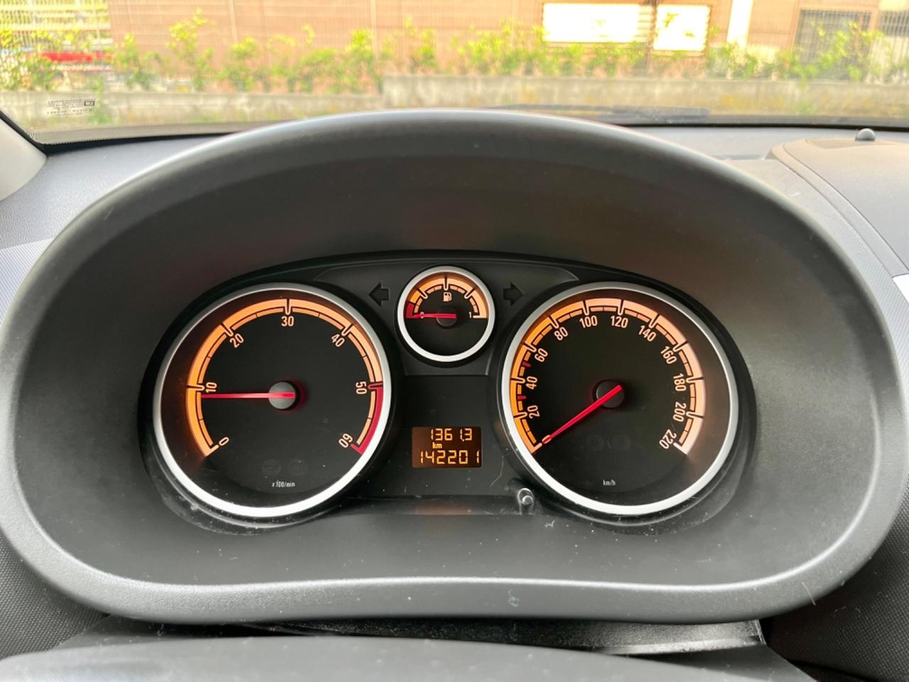 Opel Corsa 1.3d 2013 142.000km catena appena sostituita