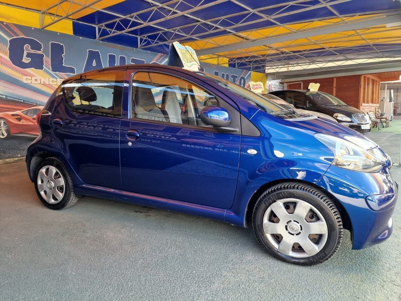 TOYOTA AYGO 1.0 BENZ. 5 PT CAMBIO AUTOMAT. UNICOP.