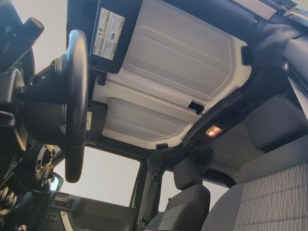Jeep Wrangler 2.8 CRD AUTOM 4X4 SAHARA