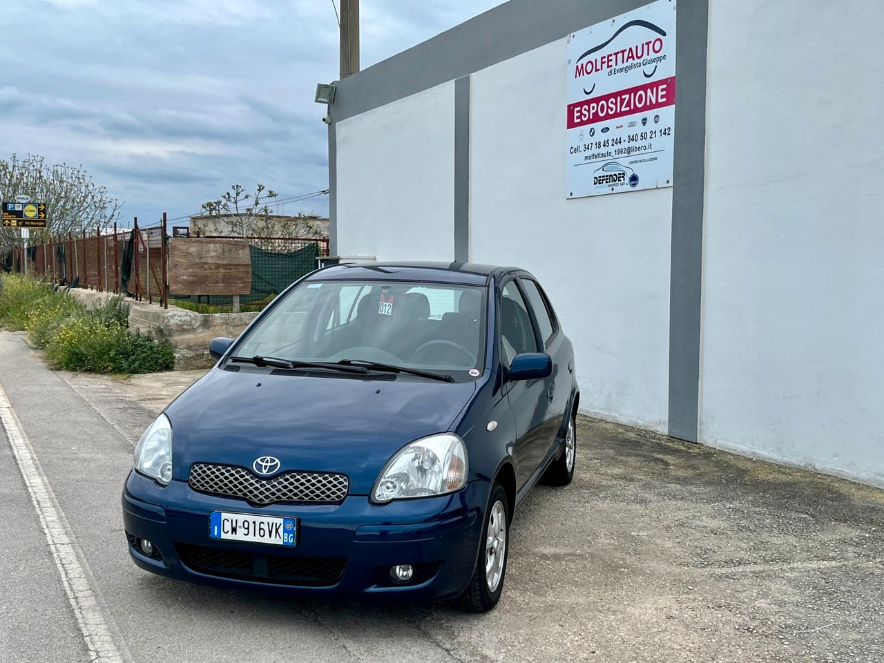 Toyota Yaris 1.0i 16V cat 5 porte Sol