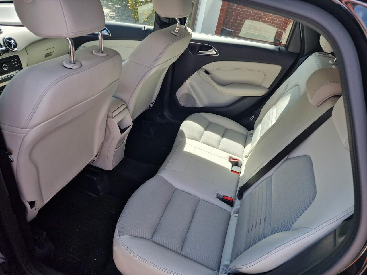 Mercedes-benz B 180 B 180 d Automatic Business