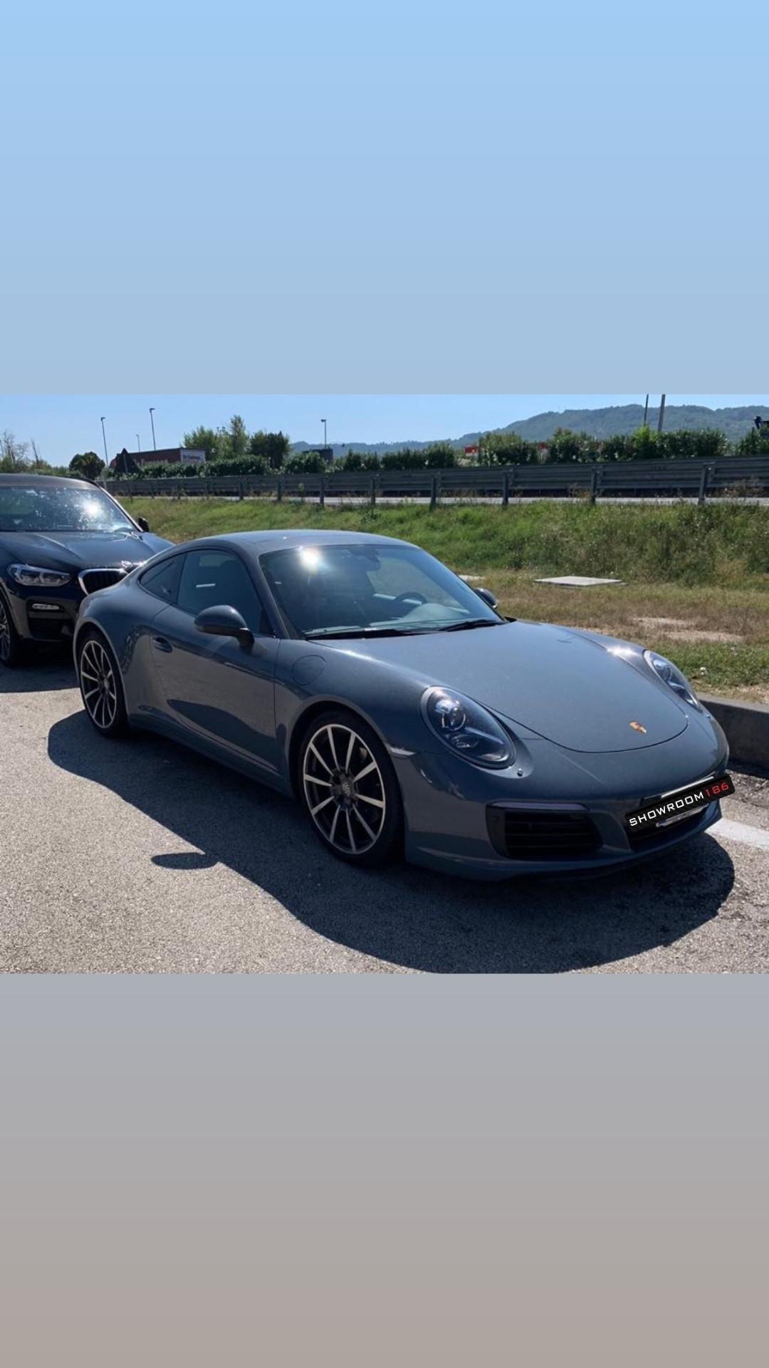 Porsche 911 3.0 Carrera 4 Cabriolet