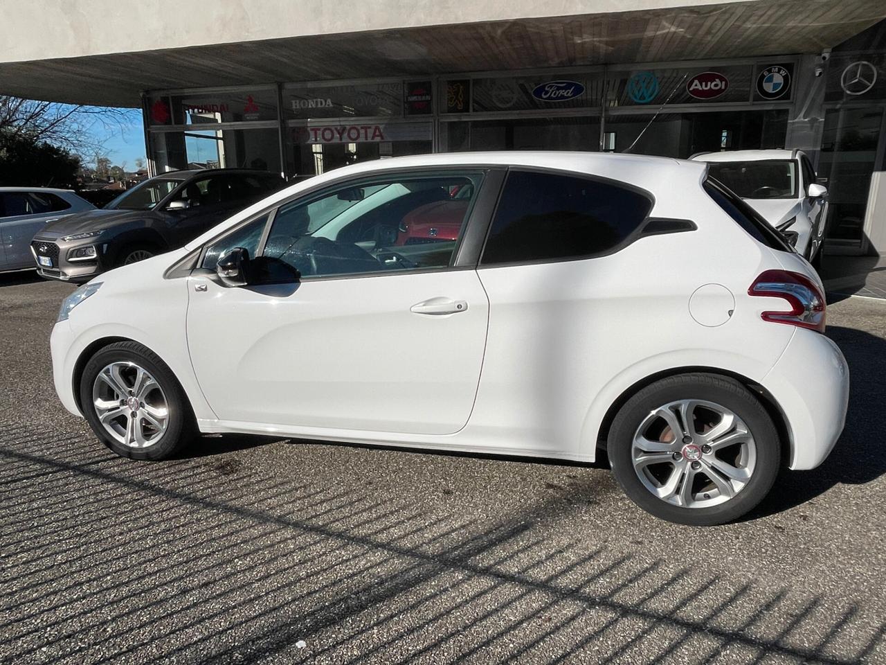 Peugeot 208 1.2 VTi 82 CV 3 porte Serie Speciale S