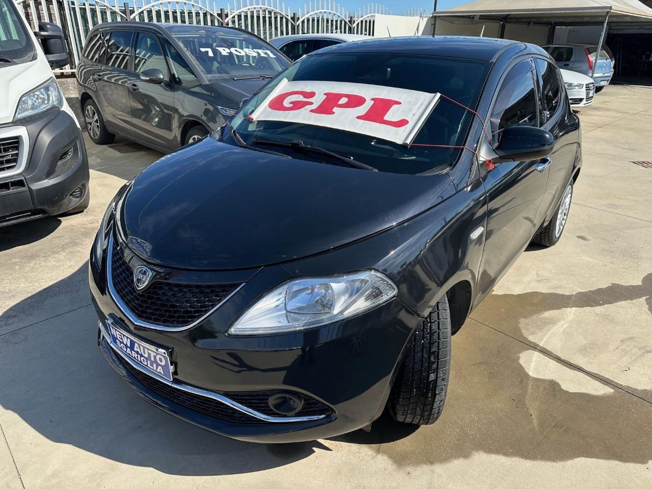 Lancia Ypsilon 1.2 GPL Gold