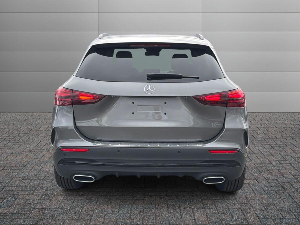 Mercedes-Benz GLA 180