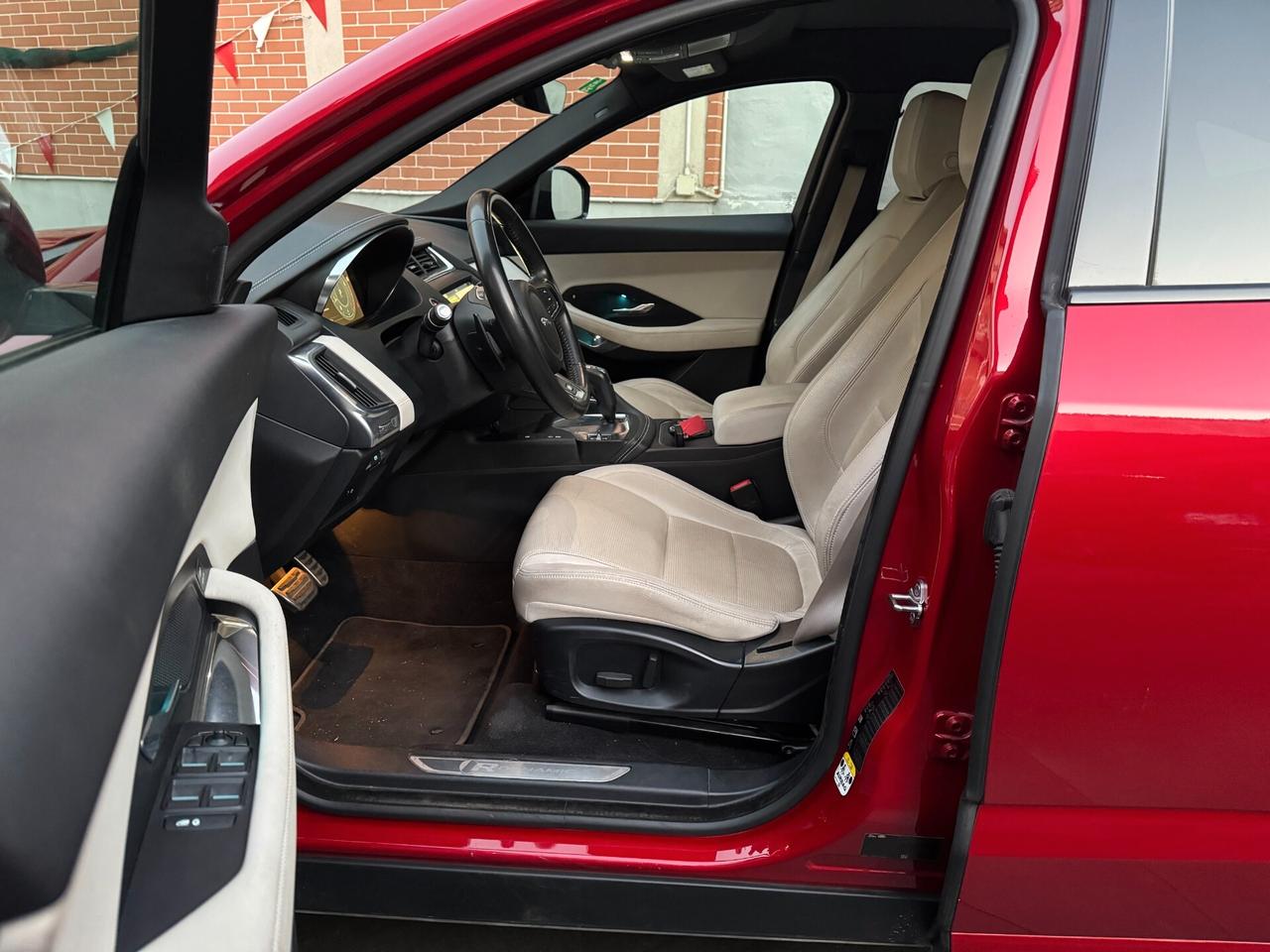 Jaguar E-Pace 2.0 AWD aut. R-Dynamic S