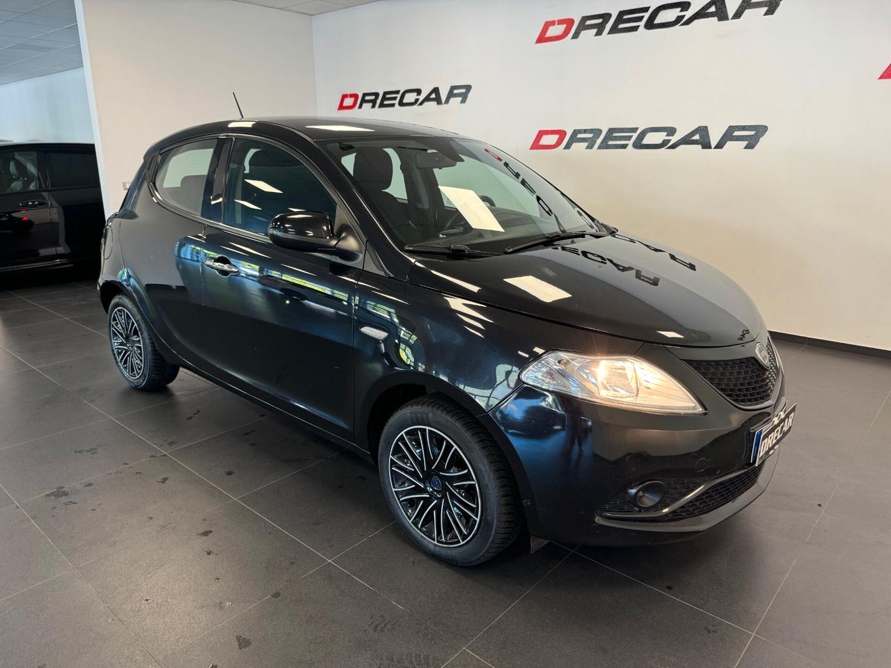 Lancia Ypsilon 1.2 69 CV 5 porte S&S Gold NEOPATENTATI