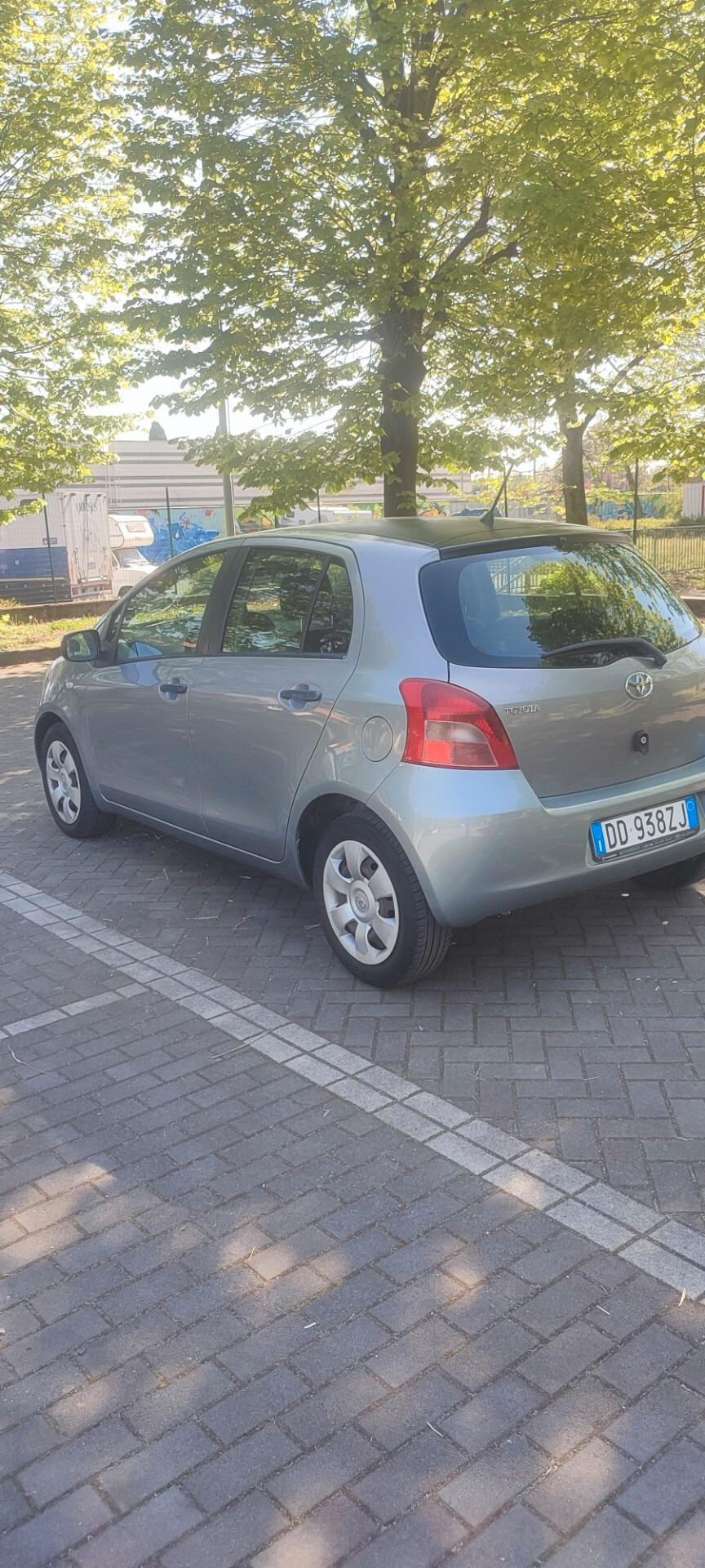 Toyota Yaris 1.0 5 porte