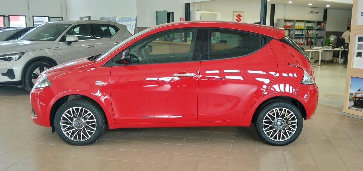 Lancia Ypsilon 1.0 firefly hybrid Gold s&s 70cv 5p.ti