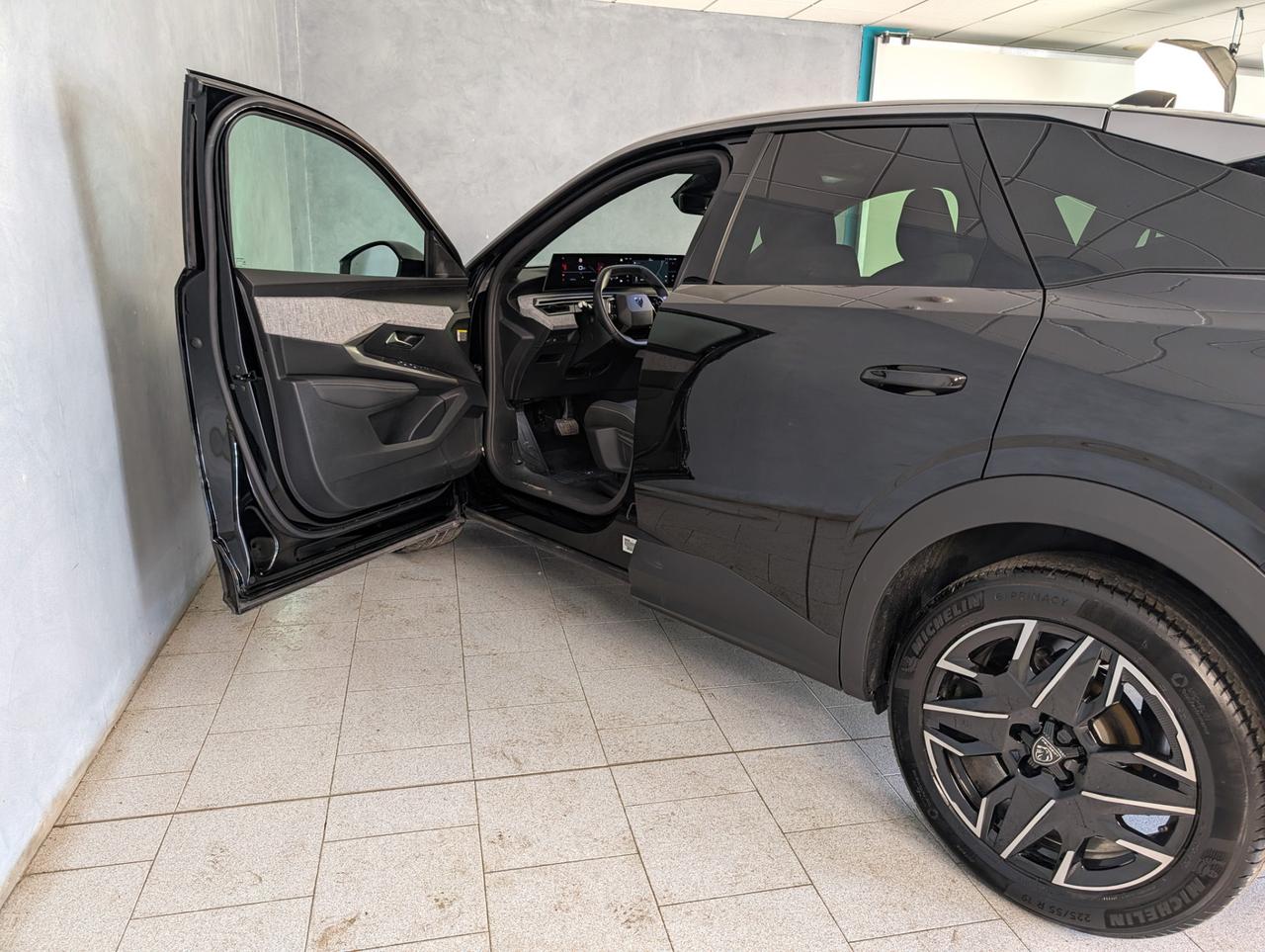 Peugeot 3008 1.2 Hybrid 145cv e-dcs6 Allure