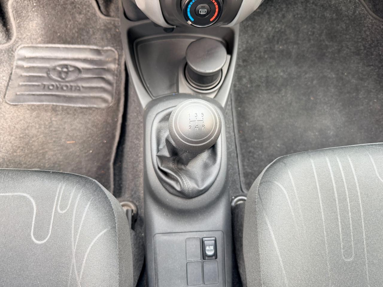 Toyota Yaris 1.0 5 porte Carplay,SOLO 60 MILA KM Neopatentati