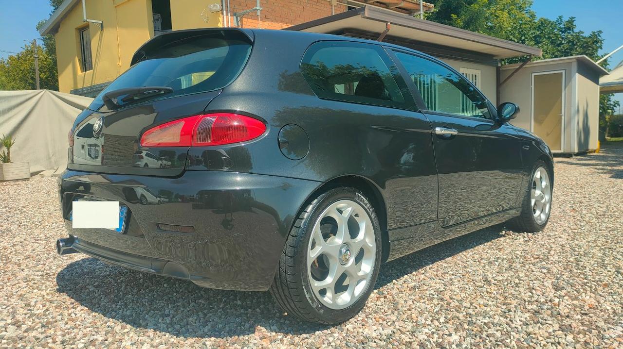 Alfa Romeo 147 2.0i 16V Twin Spark 150 CV 3p. Distinctive MANUALE