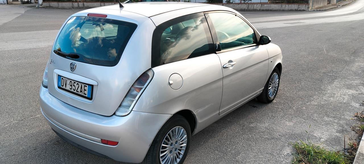 Lancia Ypsilon 1.2 Argento