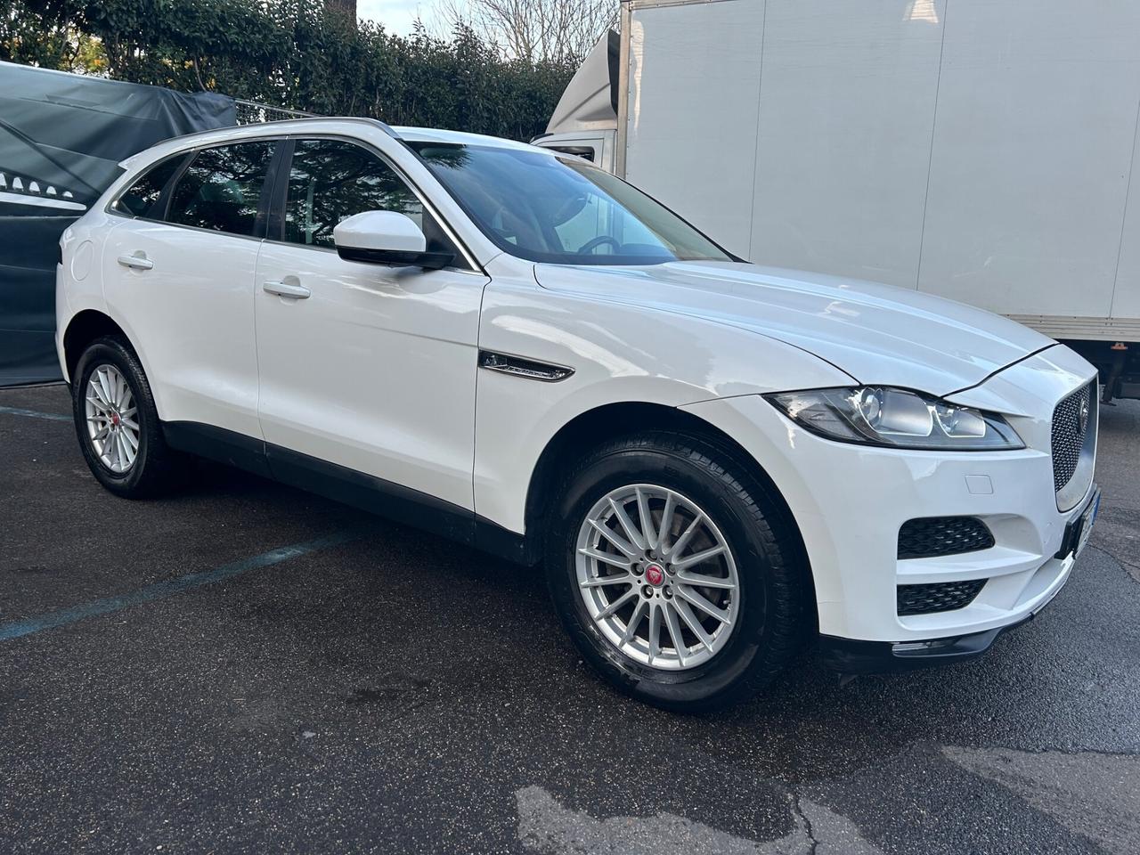 Jaguar F-Pace 2.0 D 180 CV AWD Distribuzione FATTA
