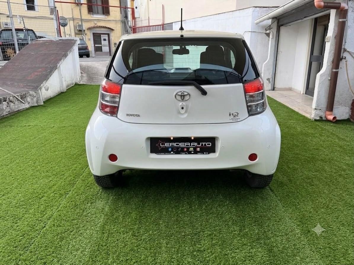 Toyota iQ 1.0 68 Cv Keyless - Cerchi in lega - Comandi