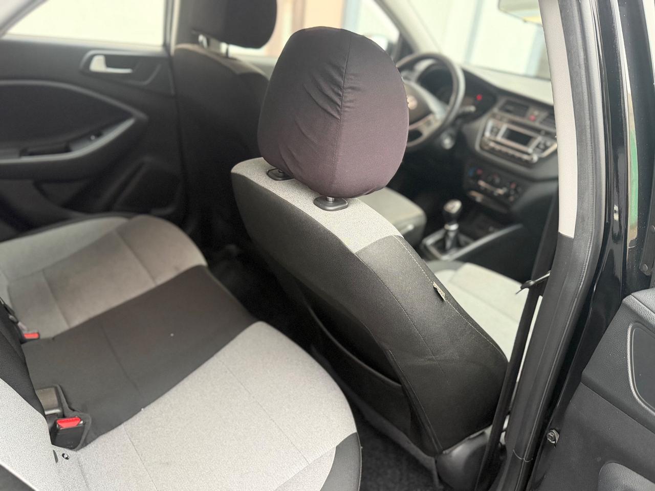 Hyundai i20 1.1 CRDi 12V 5 porte euro6 neopatentati