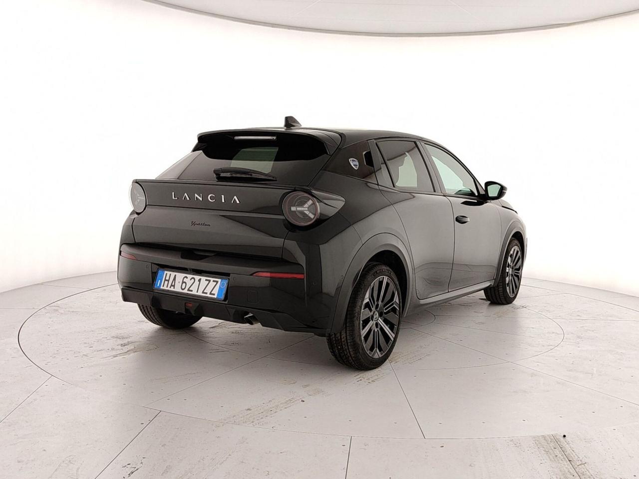 Lancia Ypsilon Hybrid e-DCT HF Line