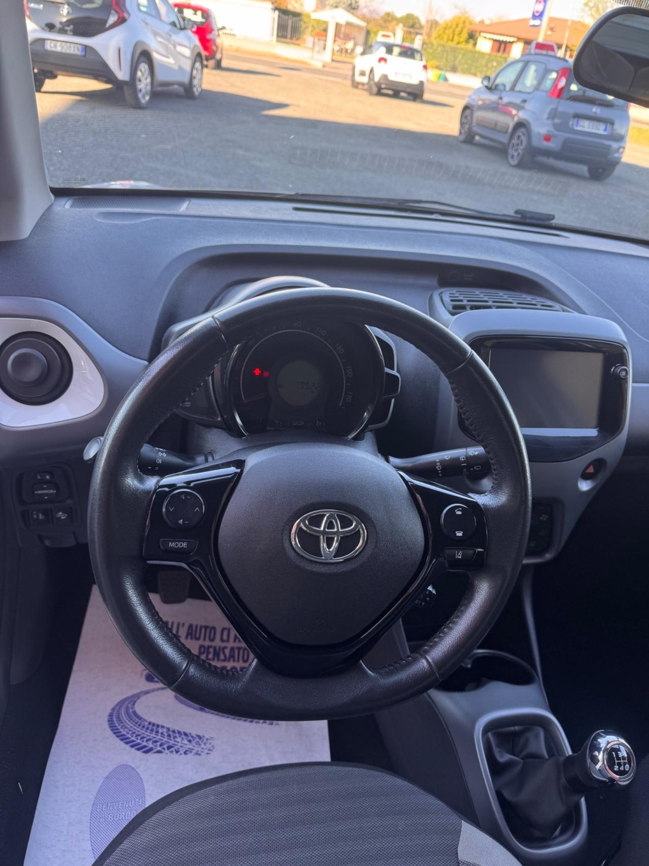 Toyota Aygo 1.0 72 CV 5 porte x-play