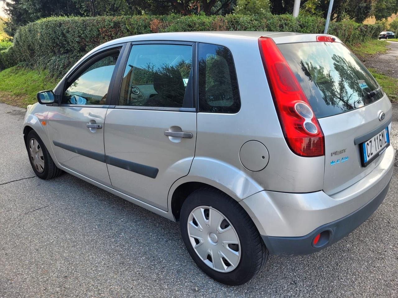 Ford Fiesta 1.4 TDCi 5p. Ghia ADATTA AI NEOPATENTATI