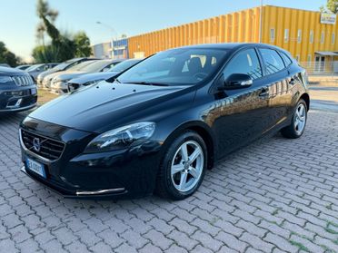 Volvo V40 D2 1.6 Summum