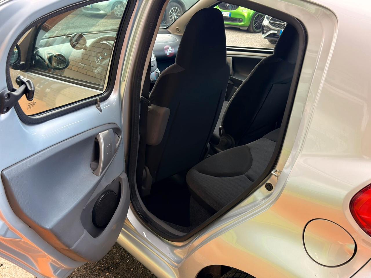 Toyota Aygo 1.0 12V VVT-i 5 porte Sol