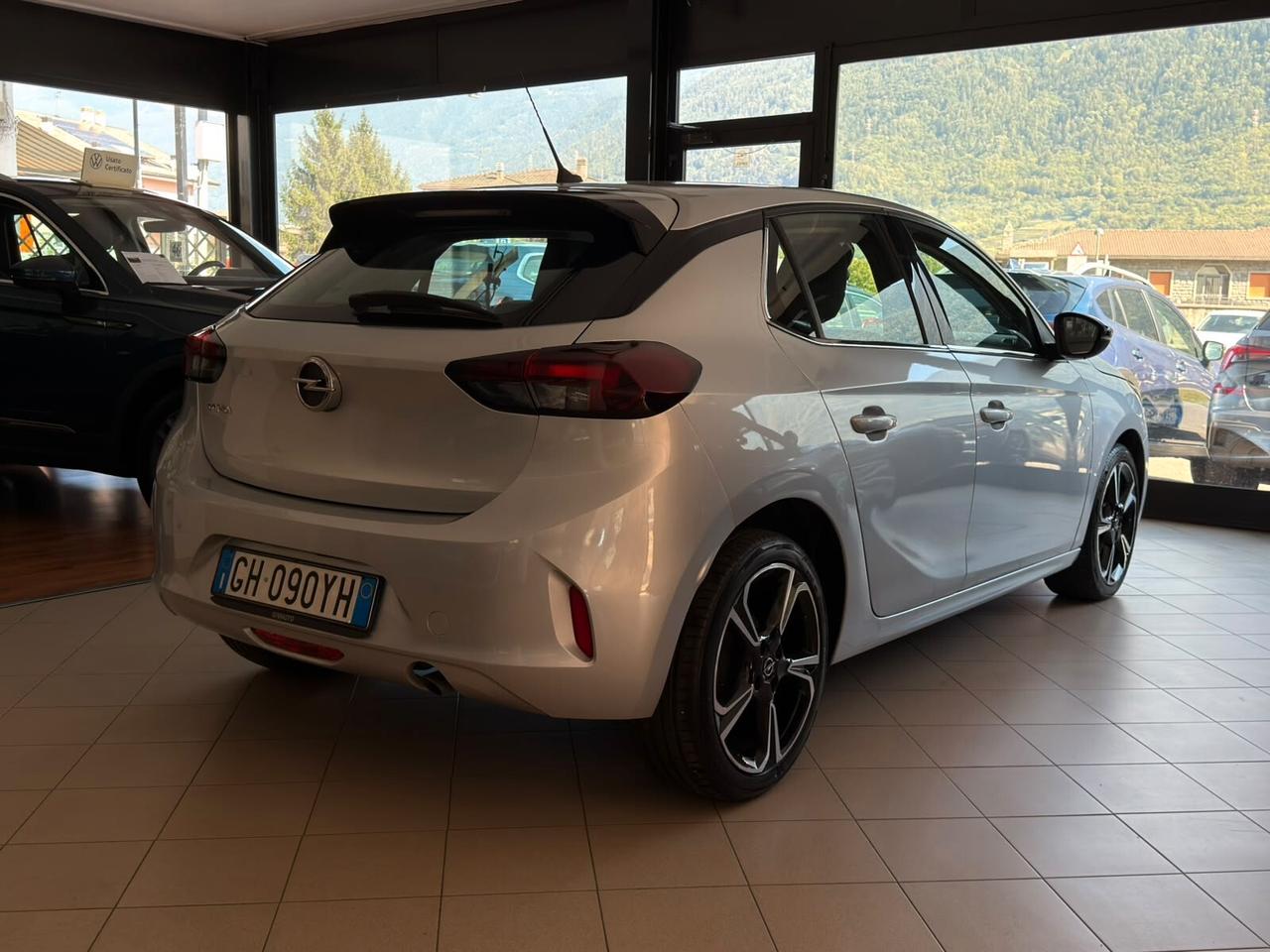 Opel Corsa 1.2cc 100Cv GS Line s Doppio Treno Di Gomme Neopatentati