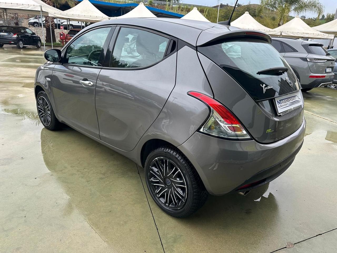 Lancia Ypsilon 1.0 FireFly 5 porte S&S Hybrid Ecochic Gold