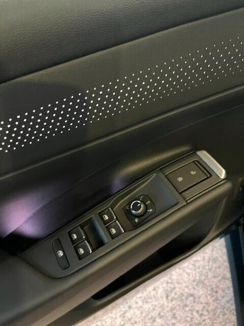 Volkswagen T-Roc 1.5 eTSI ACT 150 CV DSG R-Line