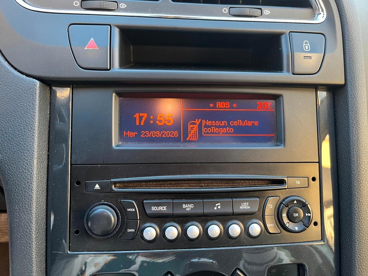 Peugeot 5008 1.6 e-HDi 115CV Stop&Start cambio robotizzato Active