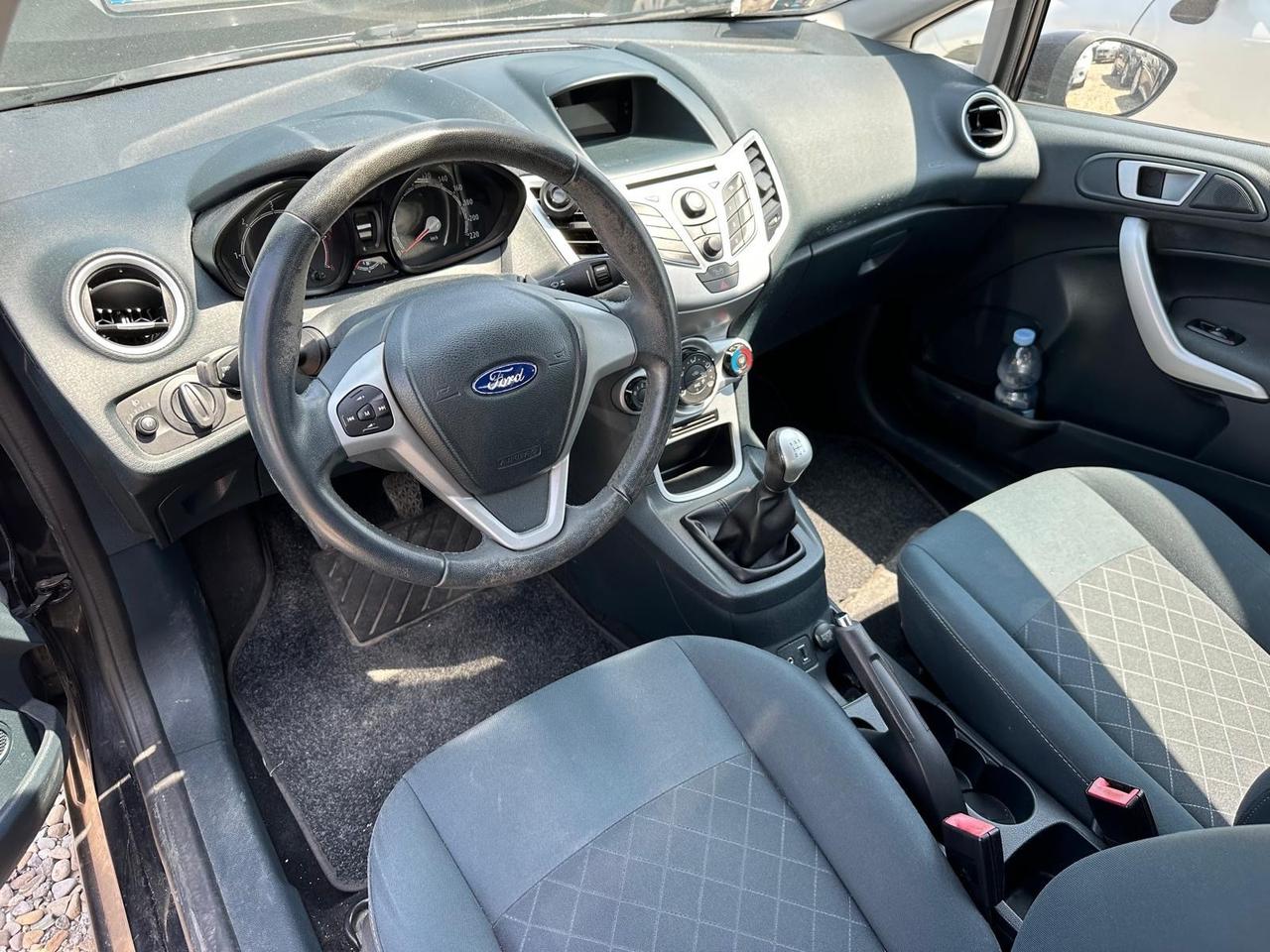 Ford Fiesta 1.4 TDCi 70CV 3 porte Titanium neopatentati