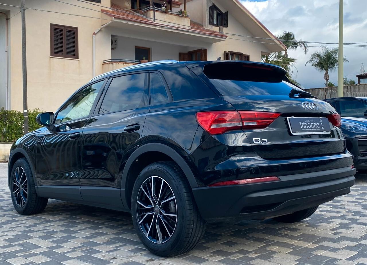 Audi Q3 Business 2.0 TDI 150CV s-tronic 35