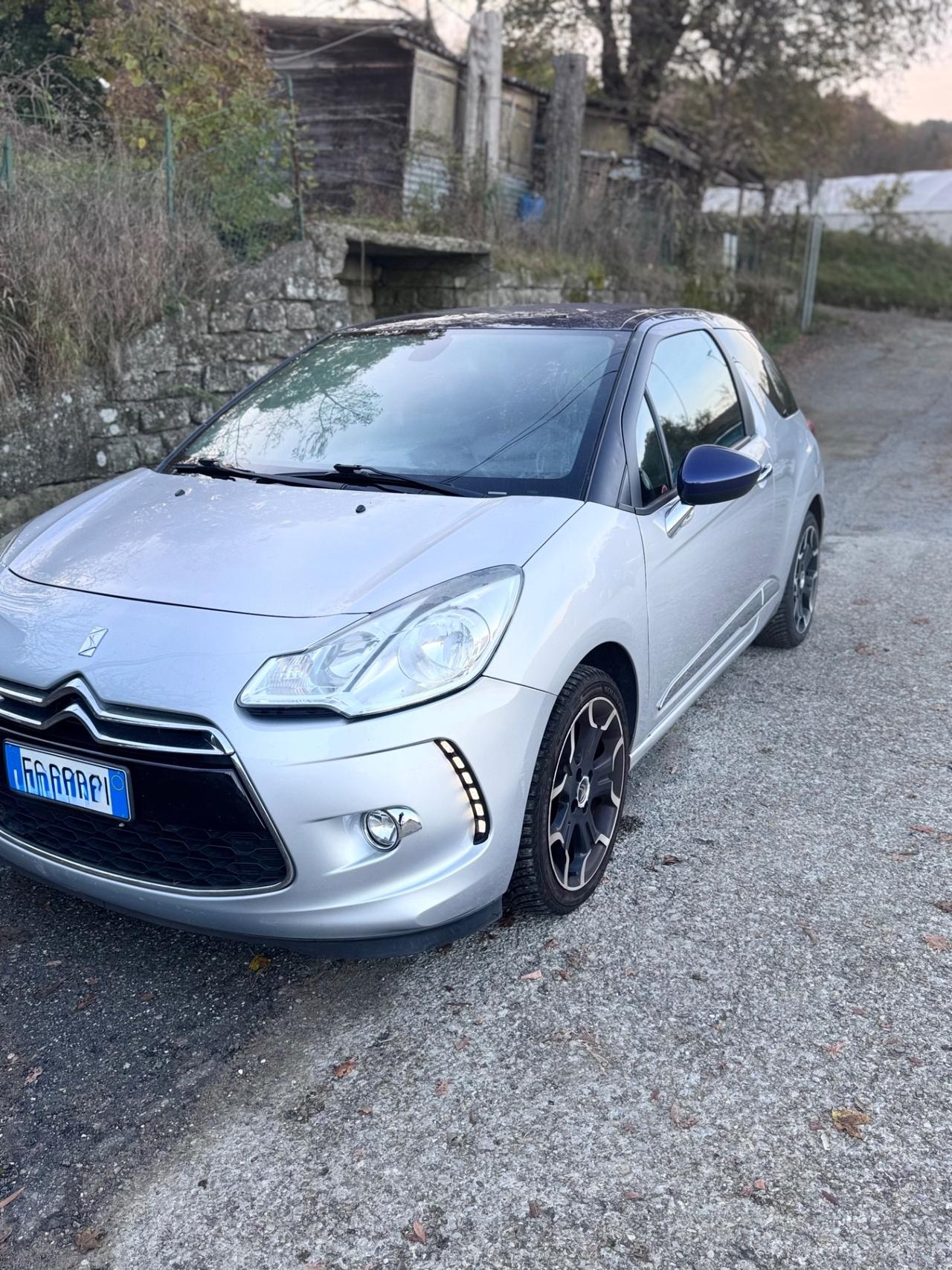 DS 3 1.2 VTI 82 JUST BLACK – FULL OPTIONAL