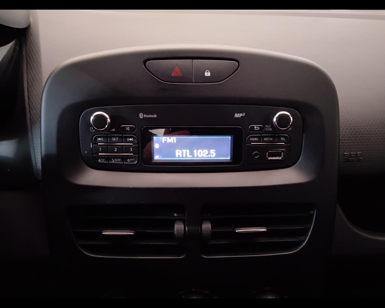 RENAULT Clio IV 2012 - Clio 5p 1.2 Live Gpl 75cv