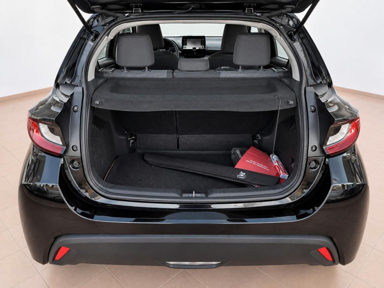 ---IN ARRIVO--- Toyota Yaris 1.5 Hybrid 5 porte Business