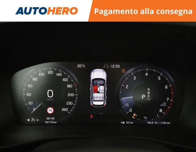 VOLVO XC40 T2 Geartronic Momentum Pro