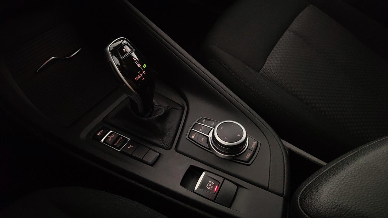 BMW X1 F48 2019 - X1 sdrive18i Advantage 136cv auto