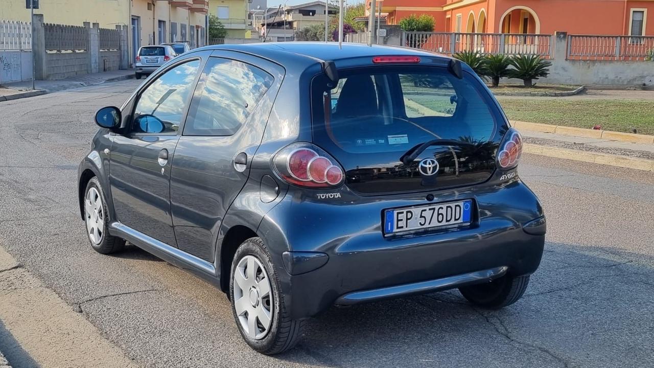 Toyota Aygo 1.0 12V VVT-i 5 porte Lounge Connect MMT