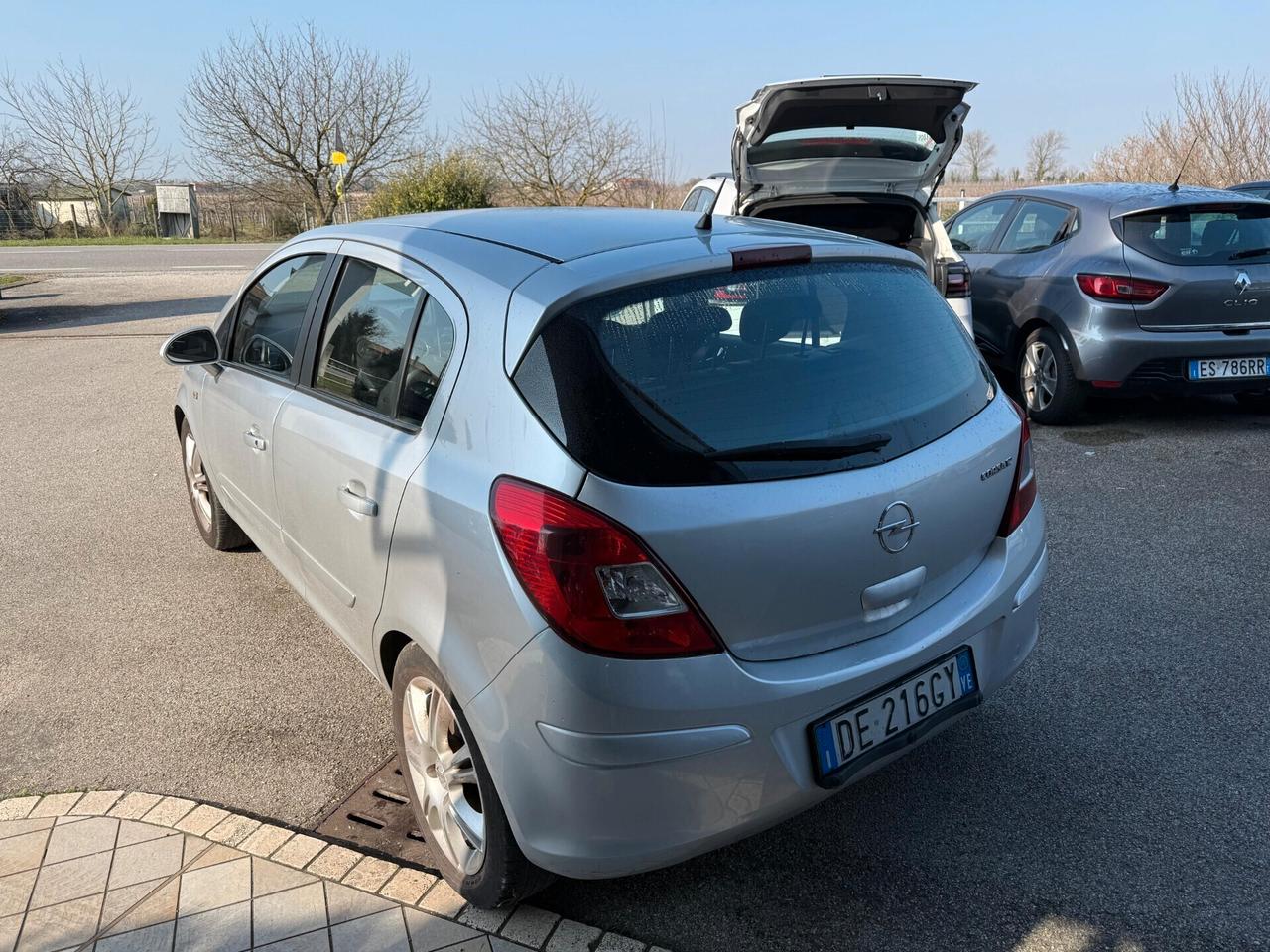 Opel Corsa 1.2 benzina Neopatentati
