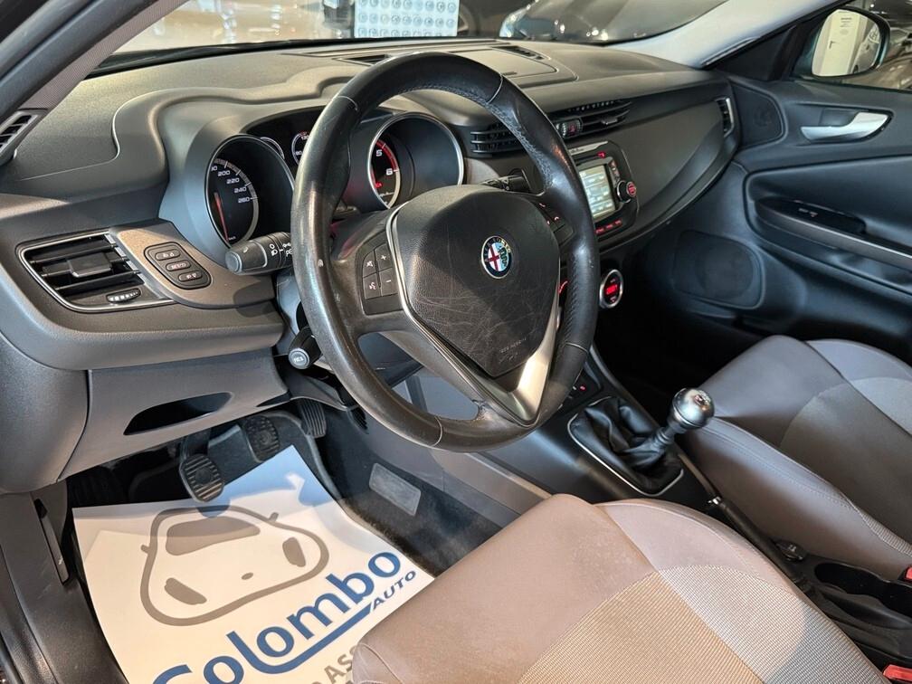 Alfa Romeo Giulietta 1.6 jtdm Exclusive Led Touch 17" Neopat