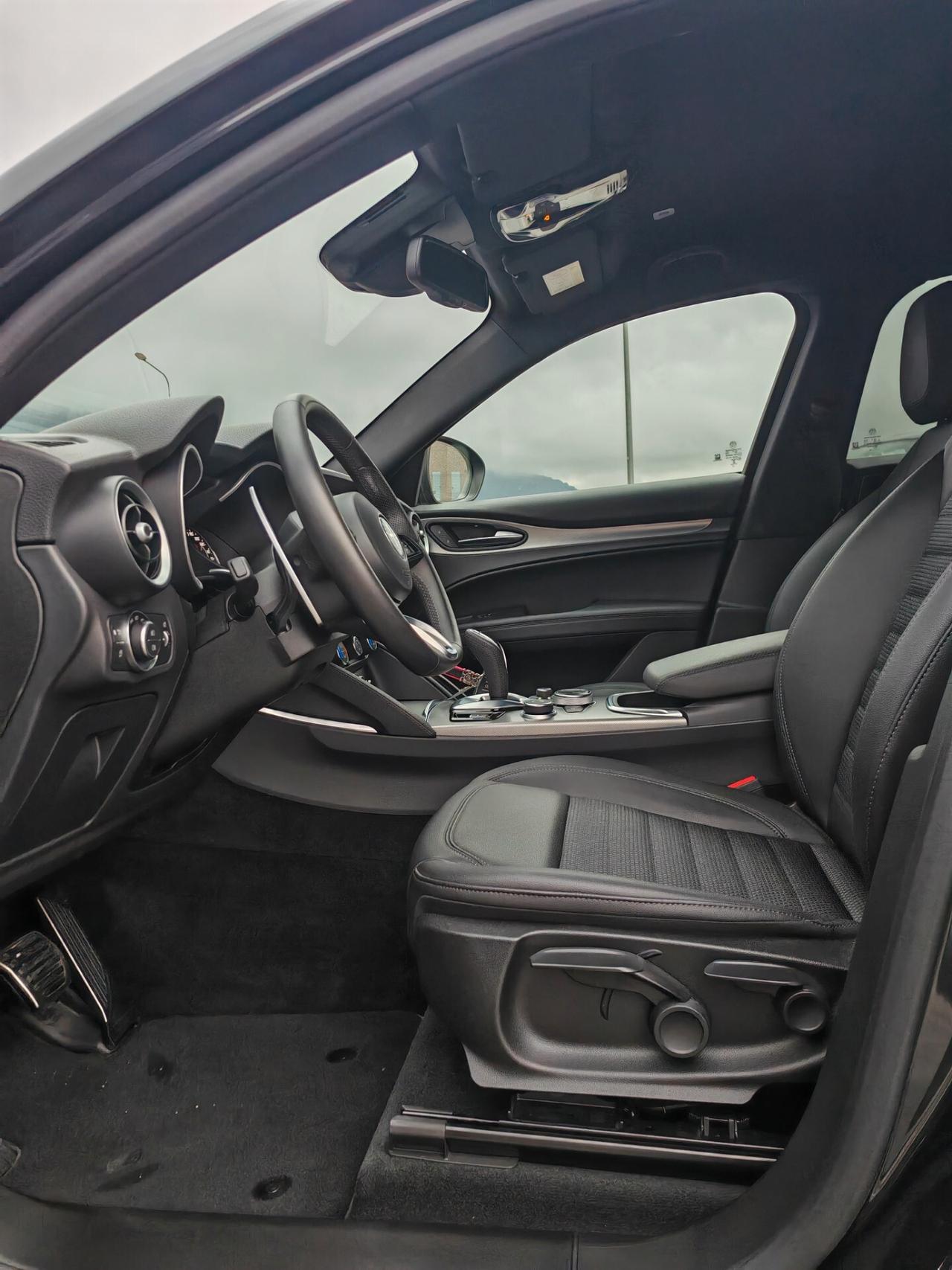 Alfa Romeo Stelvio 2.2 Turbodiesel 160 CV AT8 RWD Sprint
