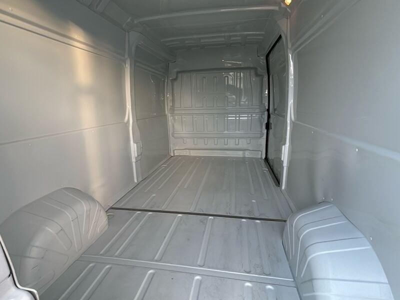 Peugeot Boxer BOXER 335 L3H2 2.2 BlueHDi 140cv