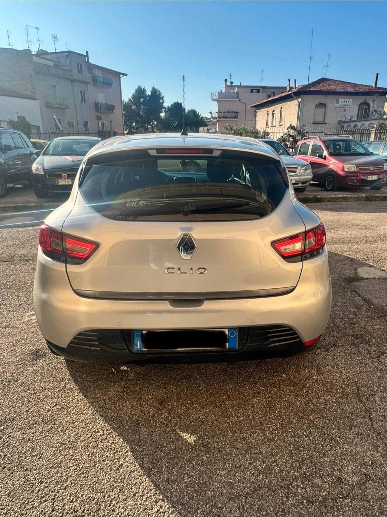 Renault Clio 1.2 75CV 5 porte Zen
