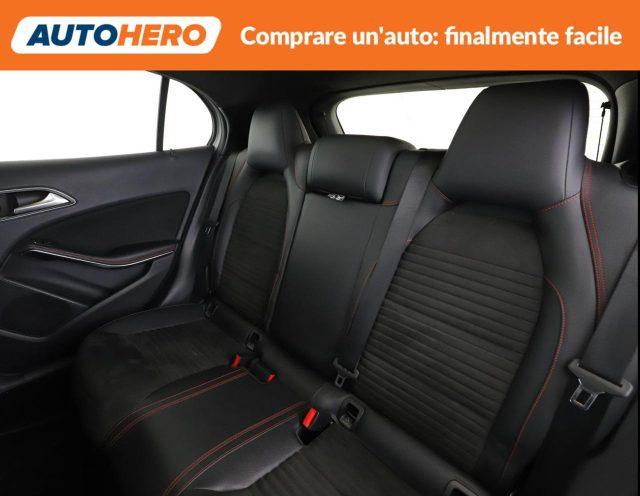 MERCEDES-BENZ GLA 200 d Automatic Premium