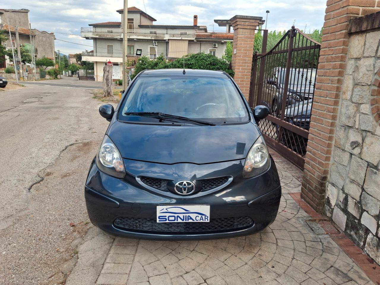 Toyota Aygo 1.0 12V VVT-i 5 porte Sol
