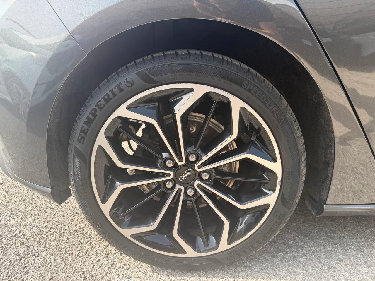 Ford Focus 2020 1.5 120 5p. ST-Line Full Led Cerchi 18