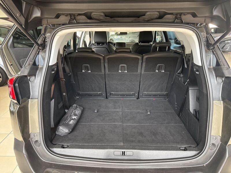 Peugeot 5008 PureTech Turbo 130 EAT8 S&S Allure