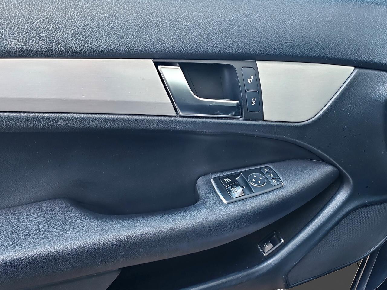 Mercedes-benz C 220 CDI BlueEFFICIENCY Coupé Avantgarde