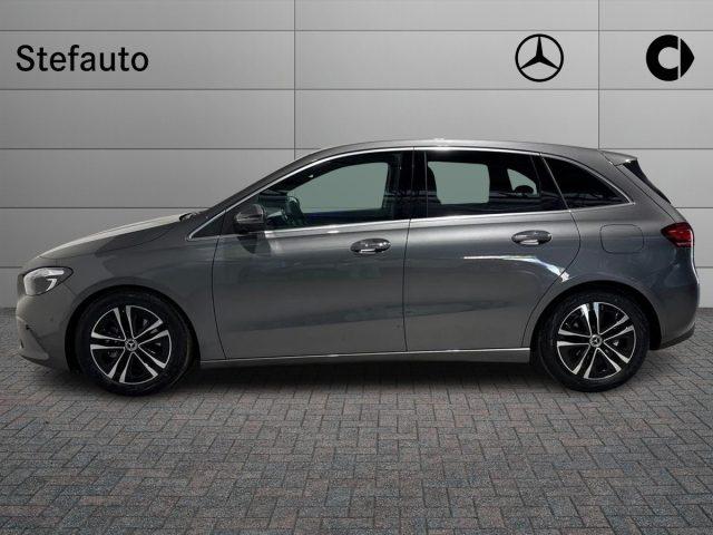 MERCEDES-BENZ B 180 d Automatic Street Edition